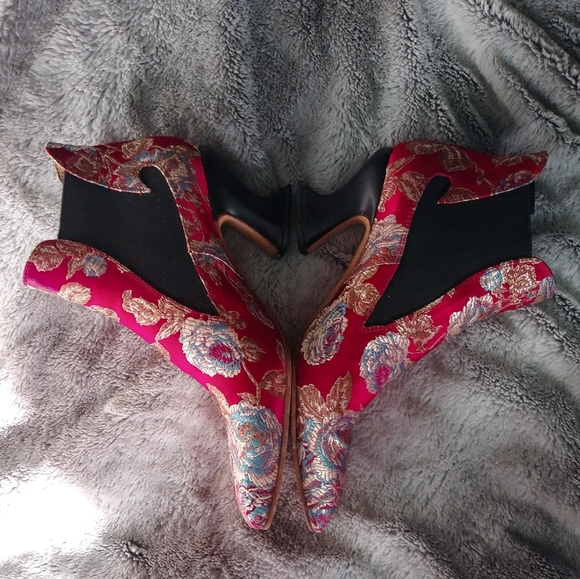 John Fluevog Baroness boot in red jacquard - Picture 4 of 7